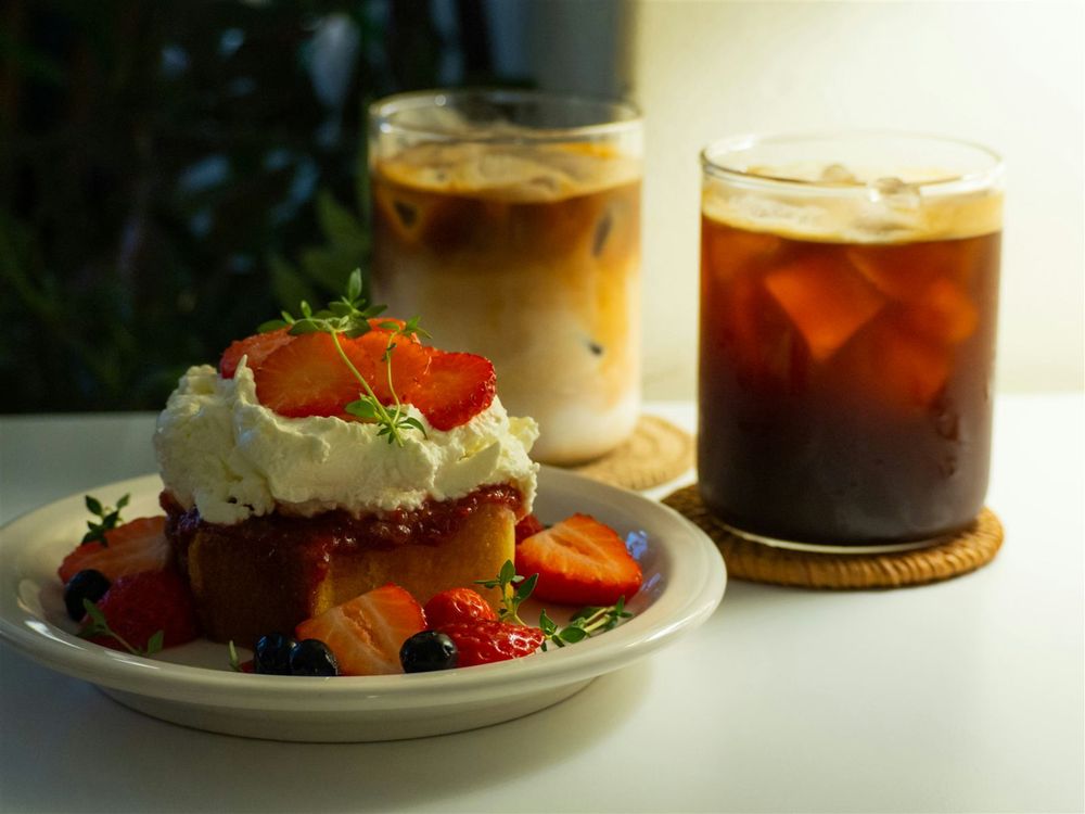Flatbread, berry cake, and iced coffee